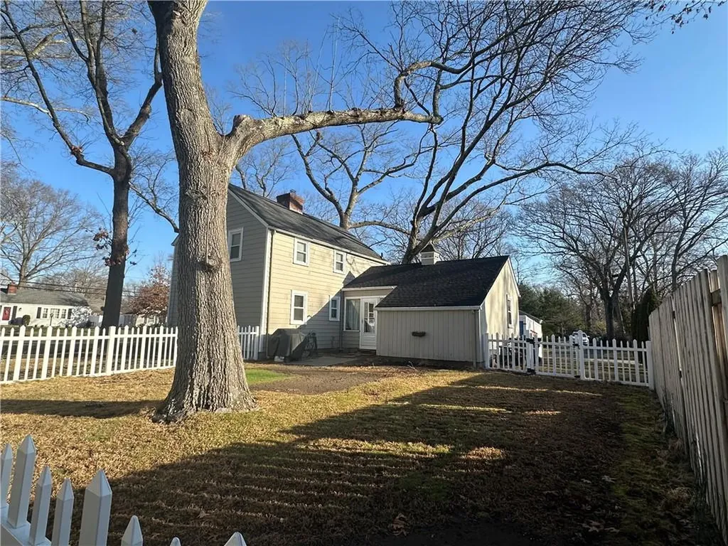 466 Squantum Drive Warwick RI 02888