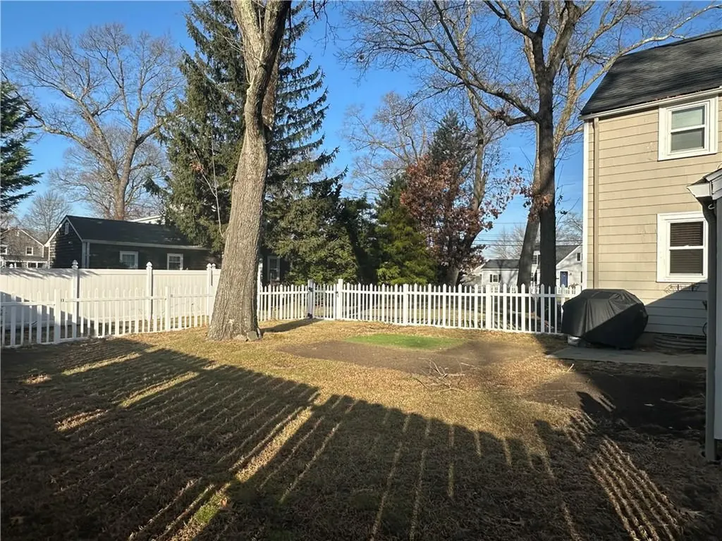 466 Squantum Drive Warwick RI 02888