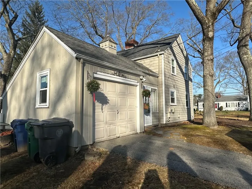 466 Squantum Drive Warwick RI 02888