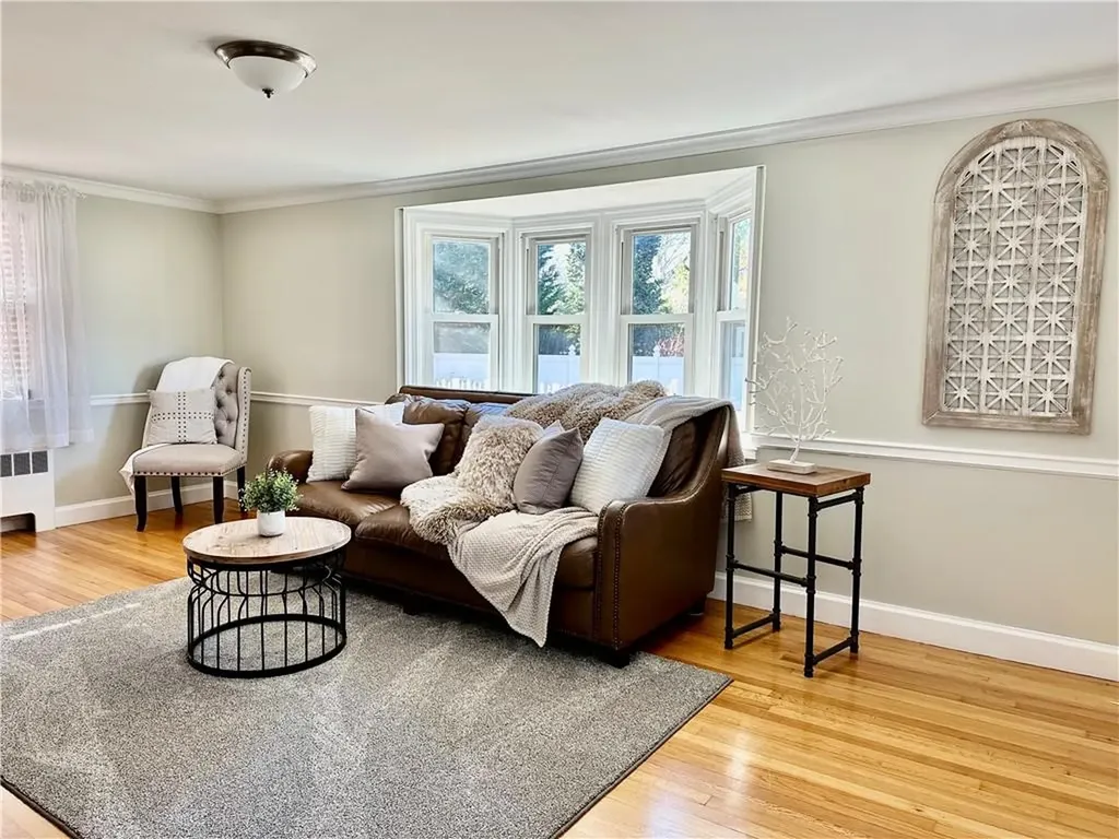 466 Squantum Drive Warwick RI 02888