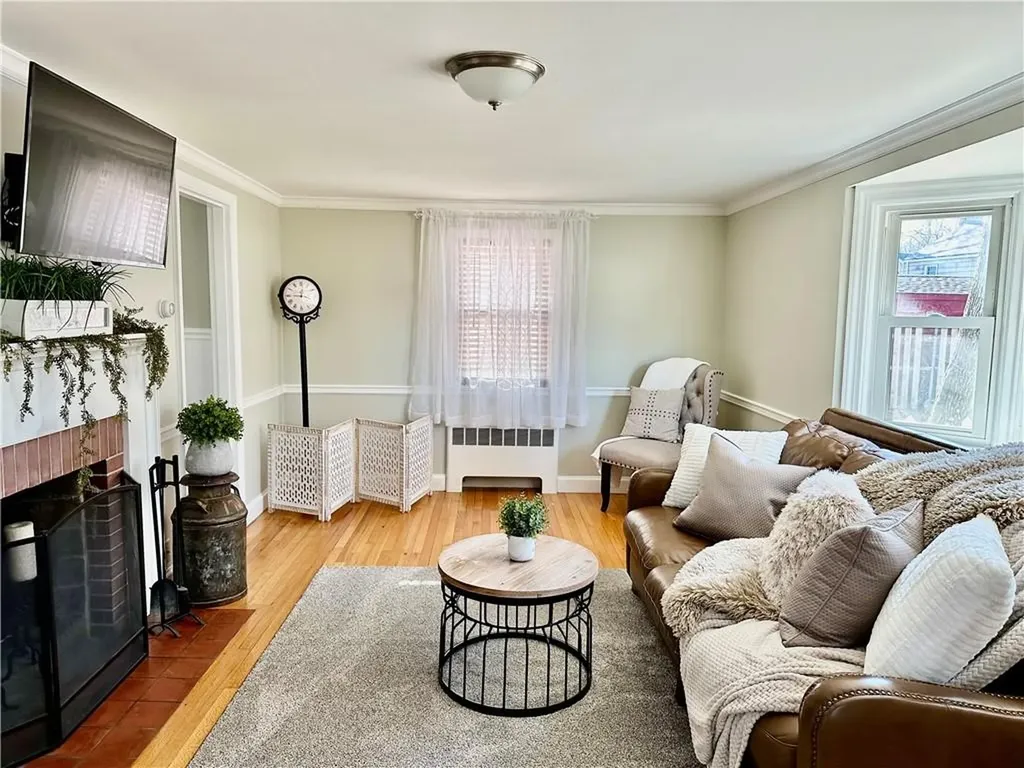 466 Squantum Drive Warwick RI 02888