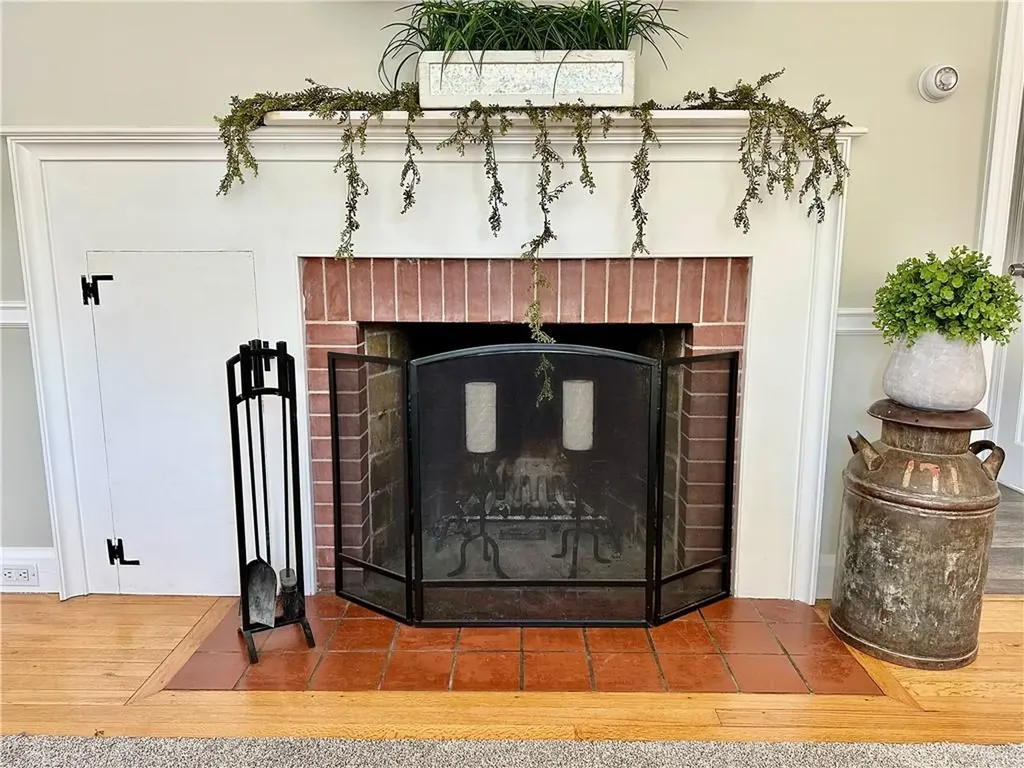 466 Squantum Drive Warwick RI 02888