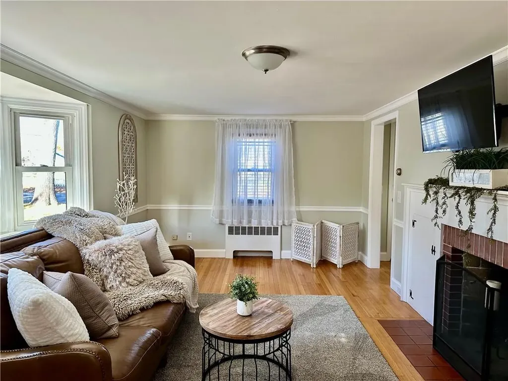 466 Squantum Drive Warwick RI 02888