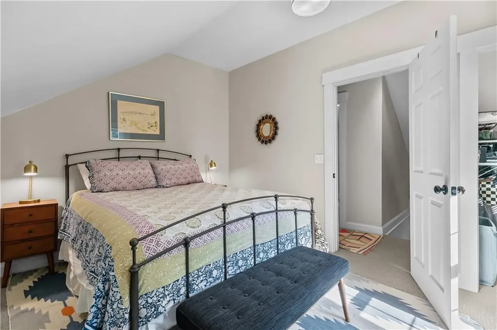 487 Sowams Road Barrington RI 02806