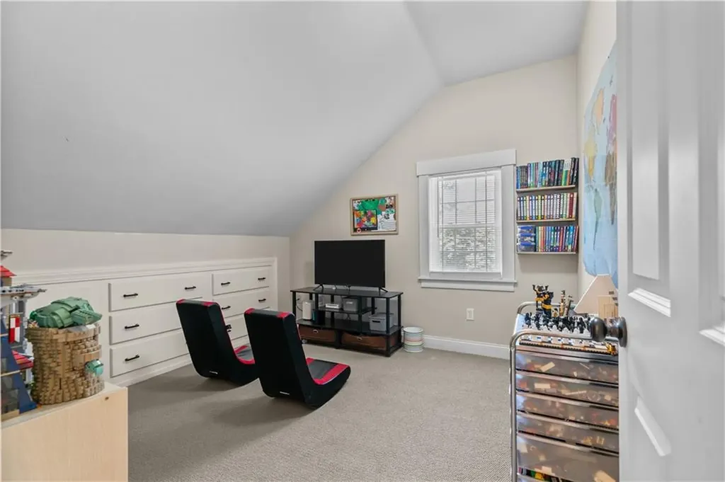 487 Sowams Road Barrington RI 02806