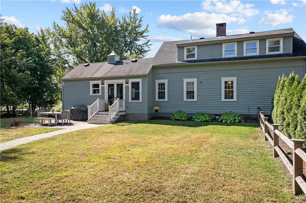 487 Sowams Road Barrington RI 02806
