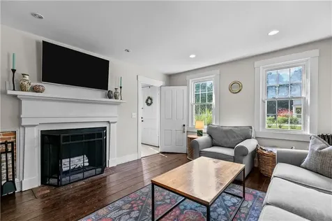 487 Sowams Road Barrington RI 02806