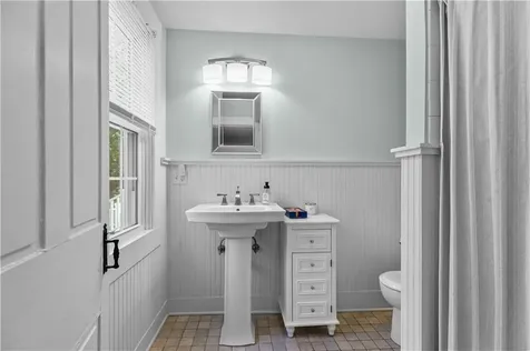 487 Sowams Road Barrington RI 02806