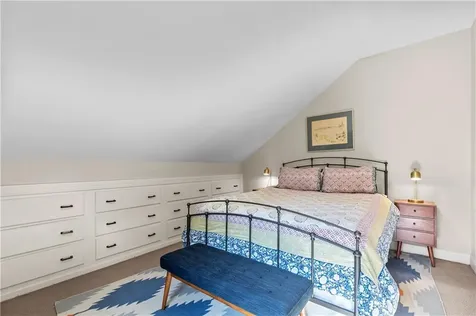 487 Sowams Road Barrington RI 02806