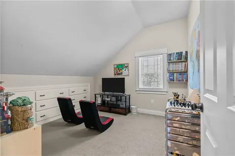 487 Sowams Road Barrington RI 02806