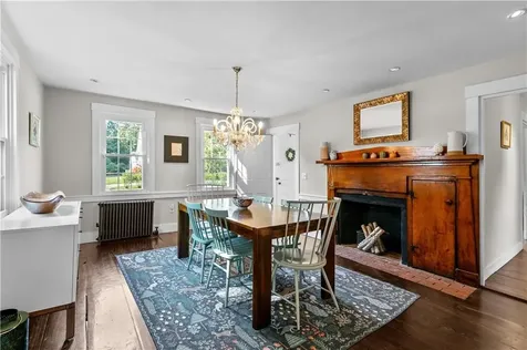 487 Sowams Road Barrington RI 02806