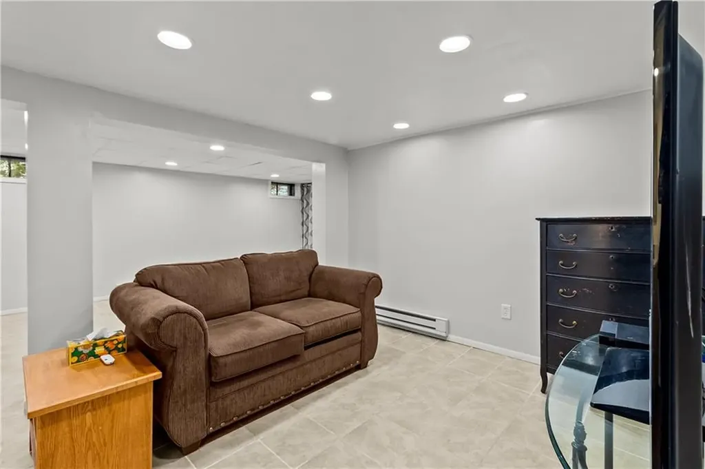110 Enfield Avenue Providence RI 02908