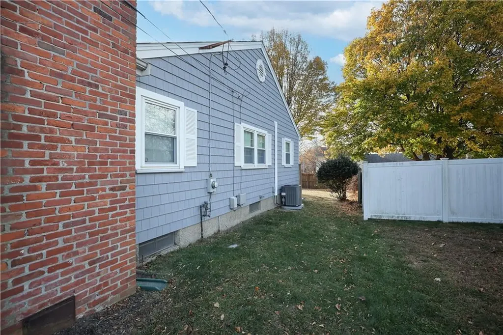 61 Cushman Avenue East Providence RI 02914