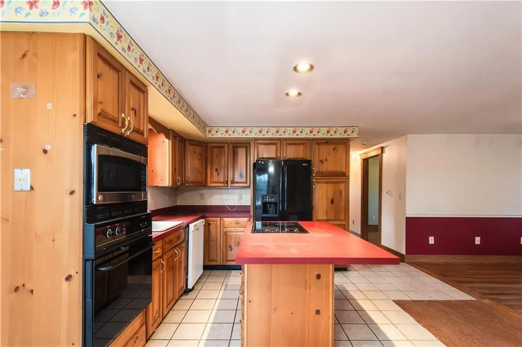 288 Mill Lane Portsmouth RI 02871