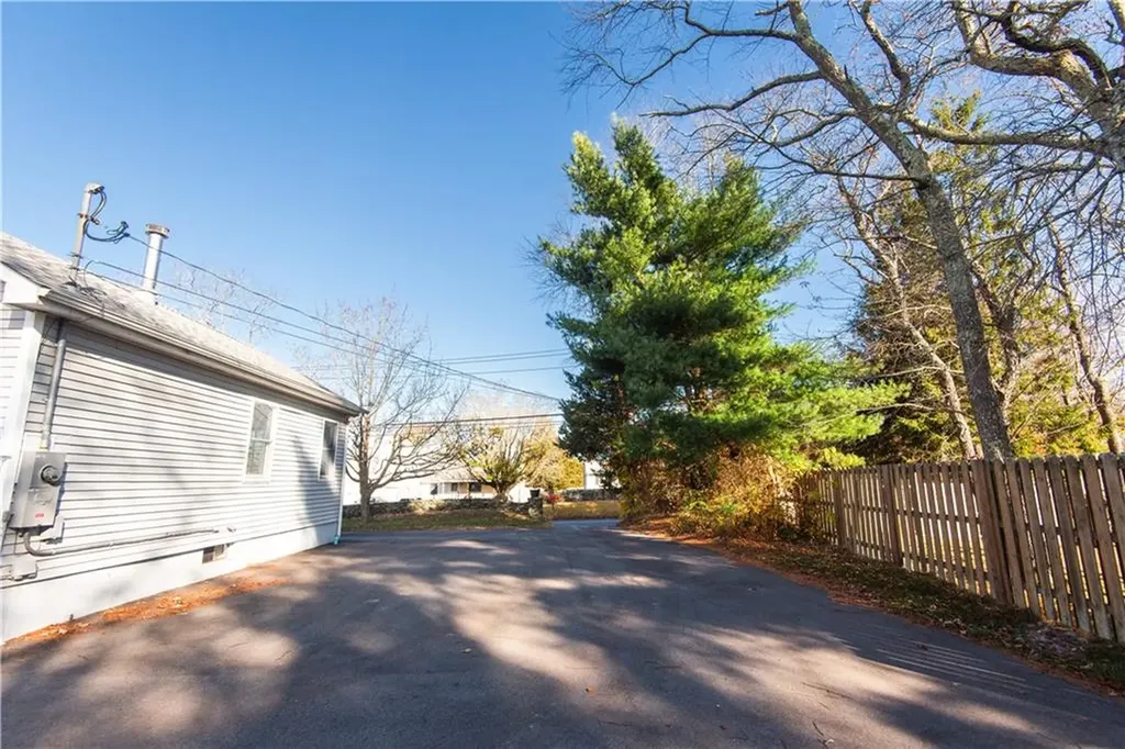 288 Mill Lane Portsmouth RI 02871