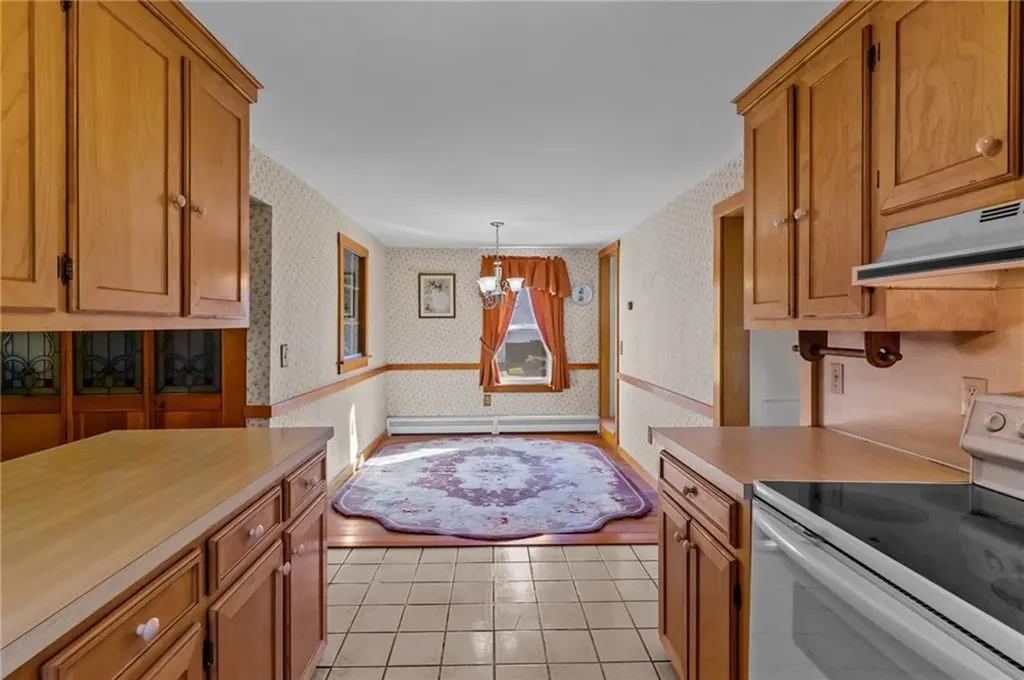 165 Vaughn Avenue Warwick RI 02886