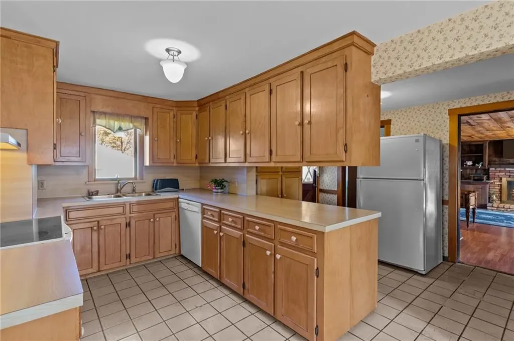 165 Vaughn Avenue Warwick RI 02886