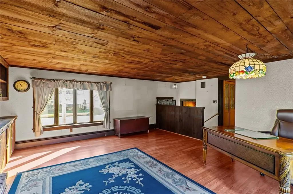 165 Vaughn Avenue Warwick RI 02886