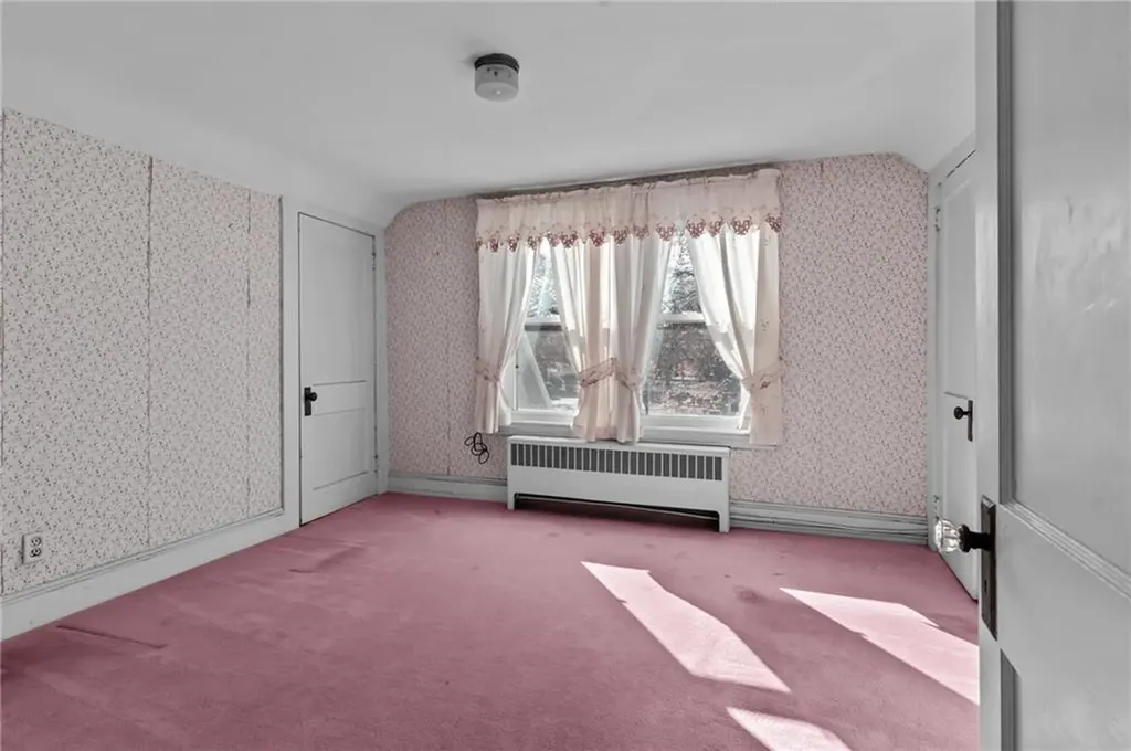 165 Vaughn Avenue Warwick RI 02886