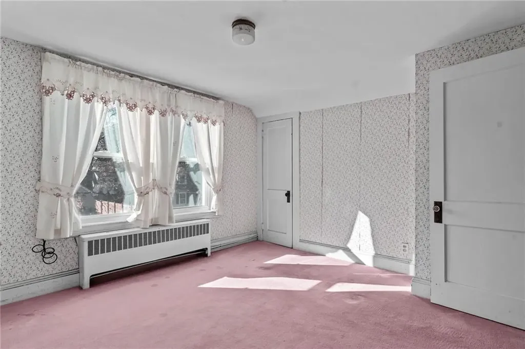 165 Vaughn Avenue Warwick RI 02886