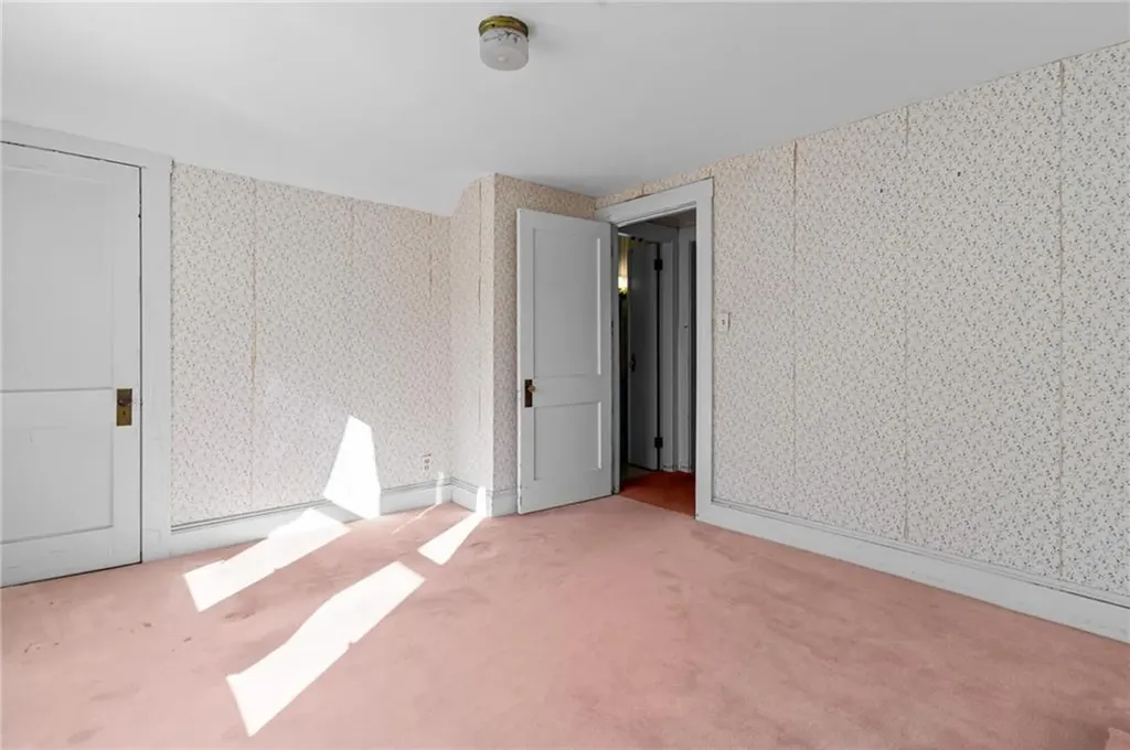 165 Vaughn Avenue Warwick RI 02886