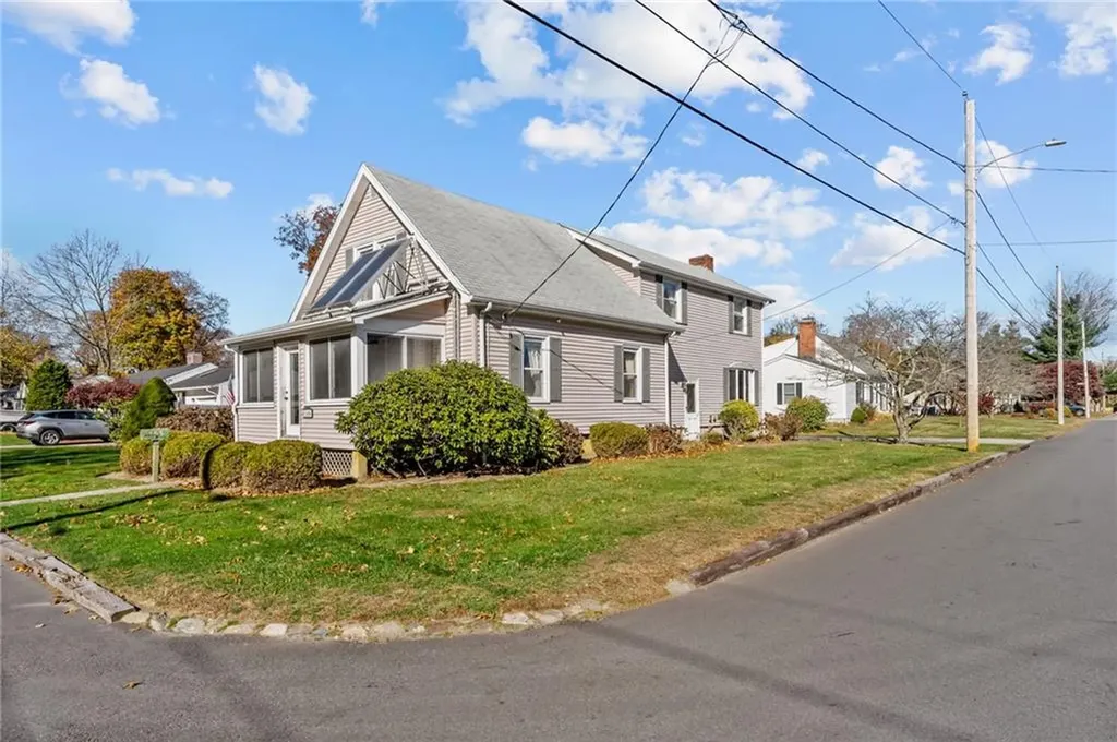 165 Vaughn Avenue Warwick RI 02886