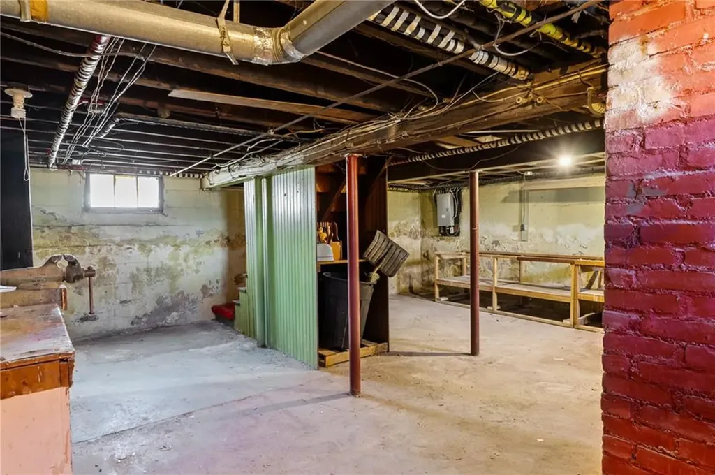 165 Vaughn Avenue Warwick RI 02886