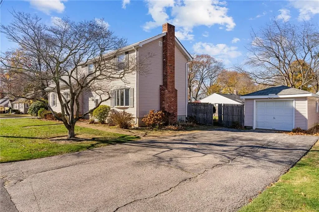 165 Vaughn Avenue Warwick RI 02886