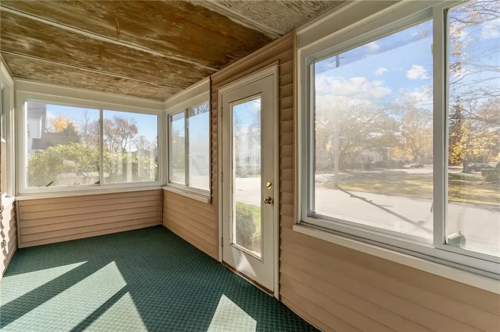 165 Vaughn Avenue Warwick RI 02886