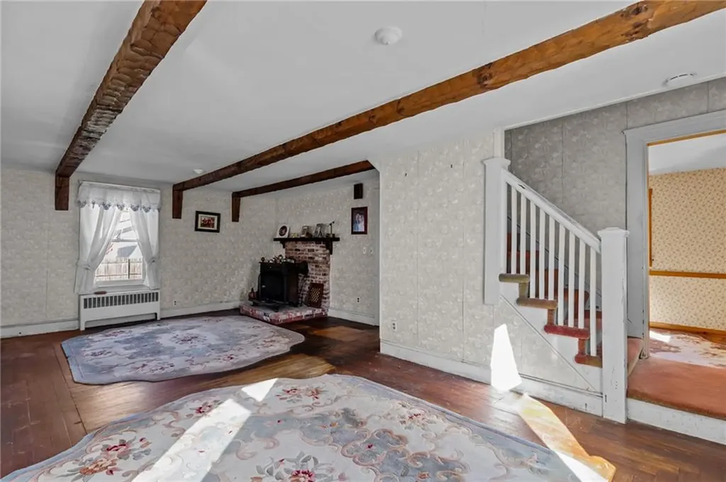 165 Vaughn Avenue Warwick RI 02886