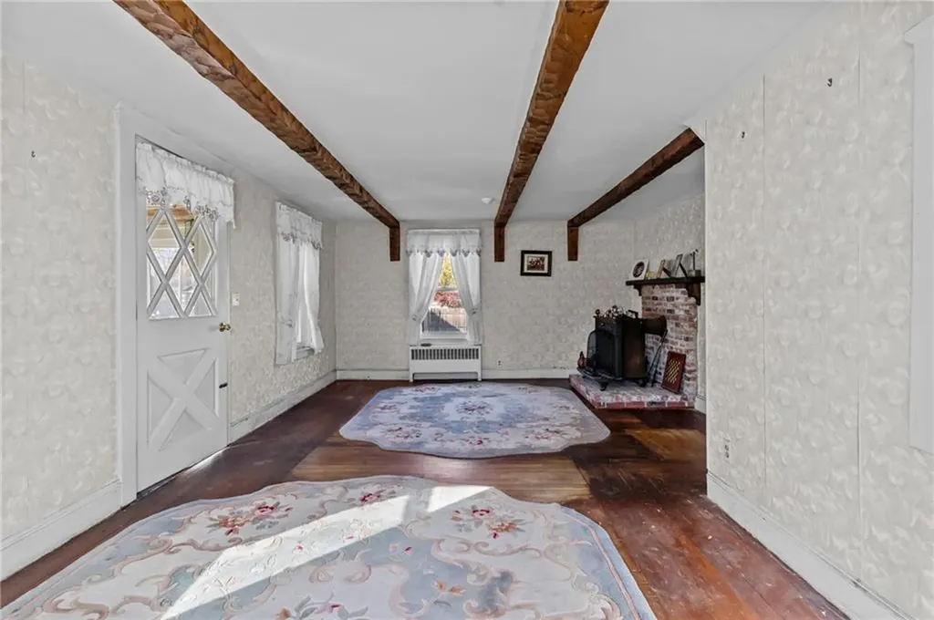 165 Vaughn Avenue Warwick RI 02886