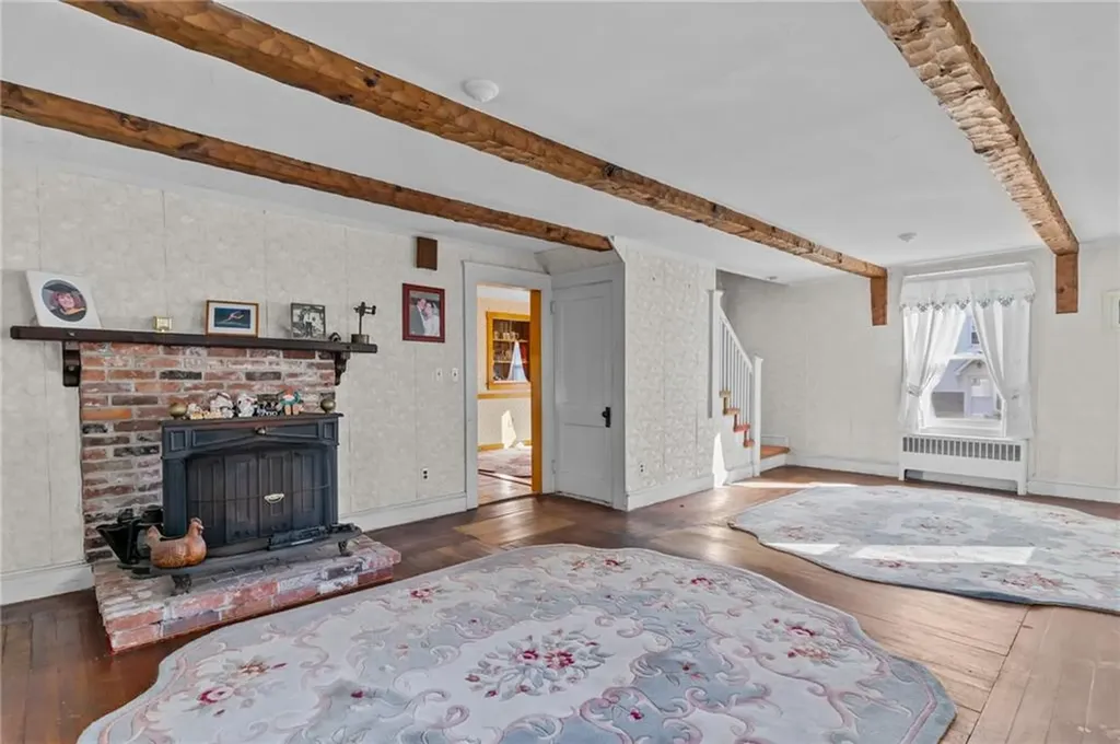 165 Vaughn Avenue Warwick RI 02886