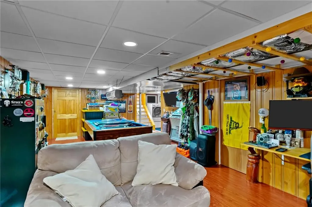 97 Becker Avenue East Providence RI 02915