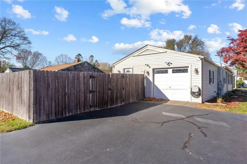 97 Becker Avenue East Providence RI 02915