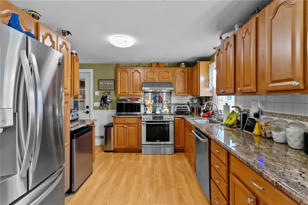 97 Becker Avenue East Providence RI 02915