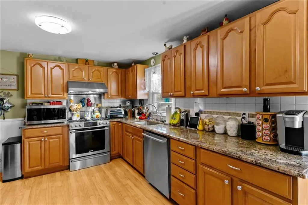 97 Becker Avenue East Providence RI 02915