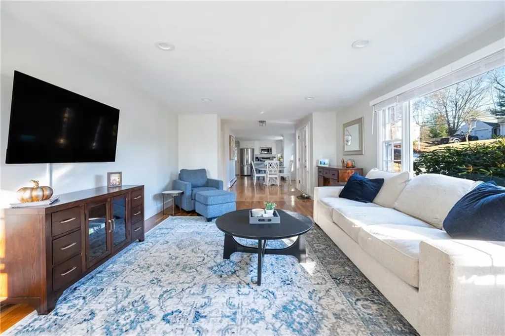 15 Grant Lane Cumberland RI 02864
