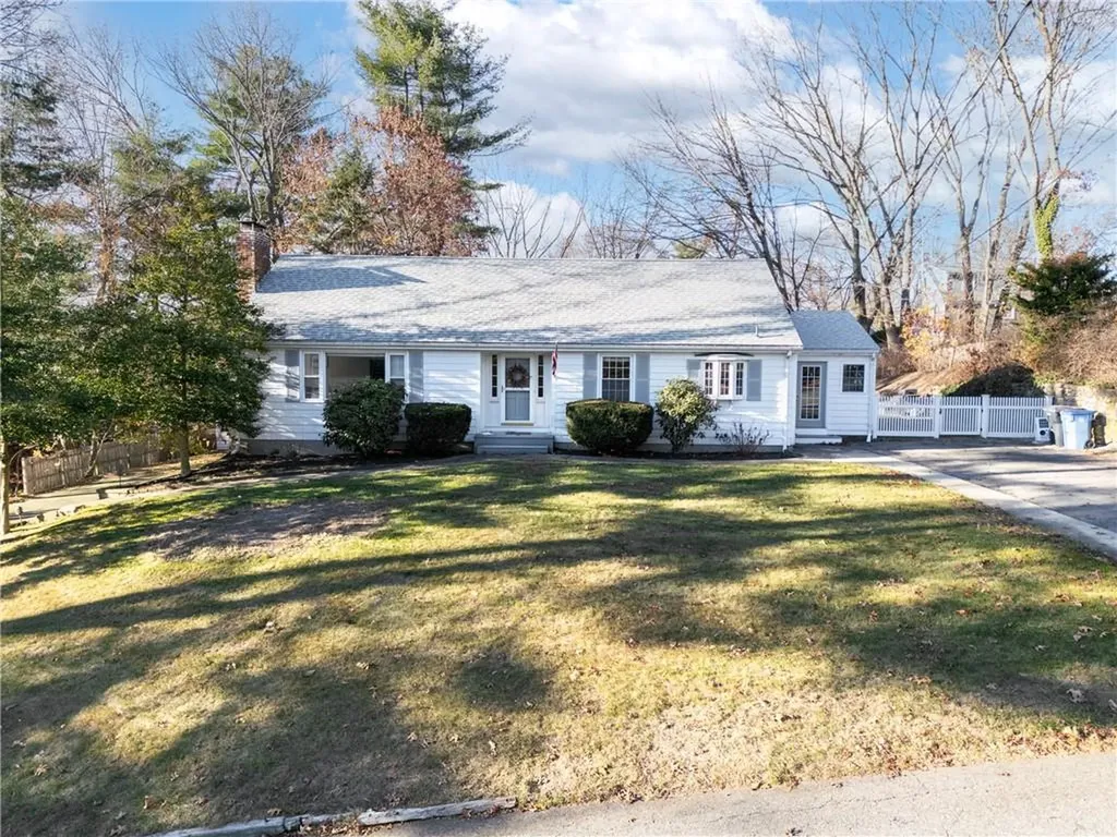 15 Grant Lane Cumberland RI 02864
