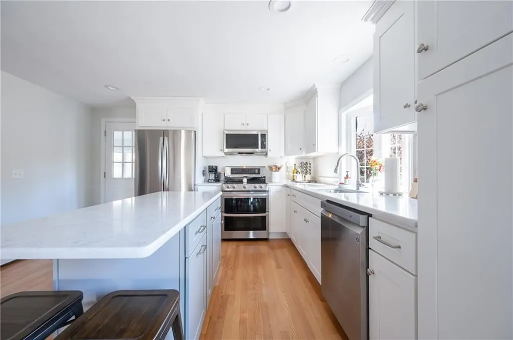 15 Grant Lane Cumberland RI 02864