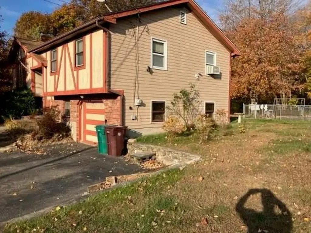 62 Lucille Street Woonsocket RI 02895