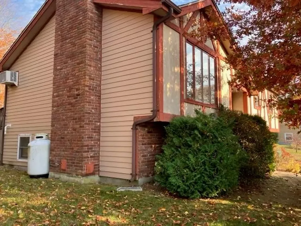 62 Lucille Street Woonsocket RI 02895