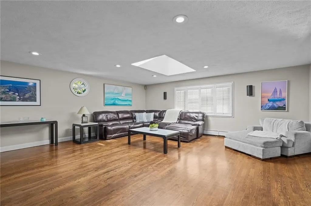 32 Martingale Drive Warwick RI 02886