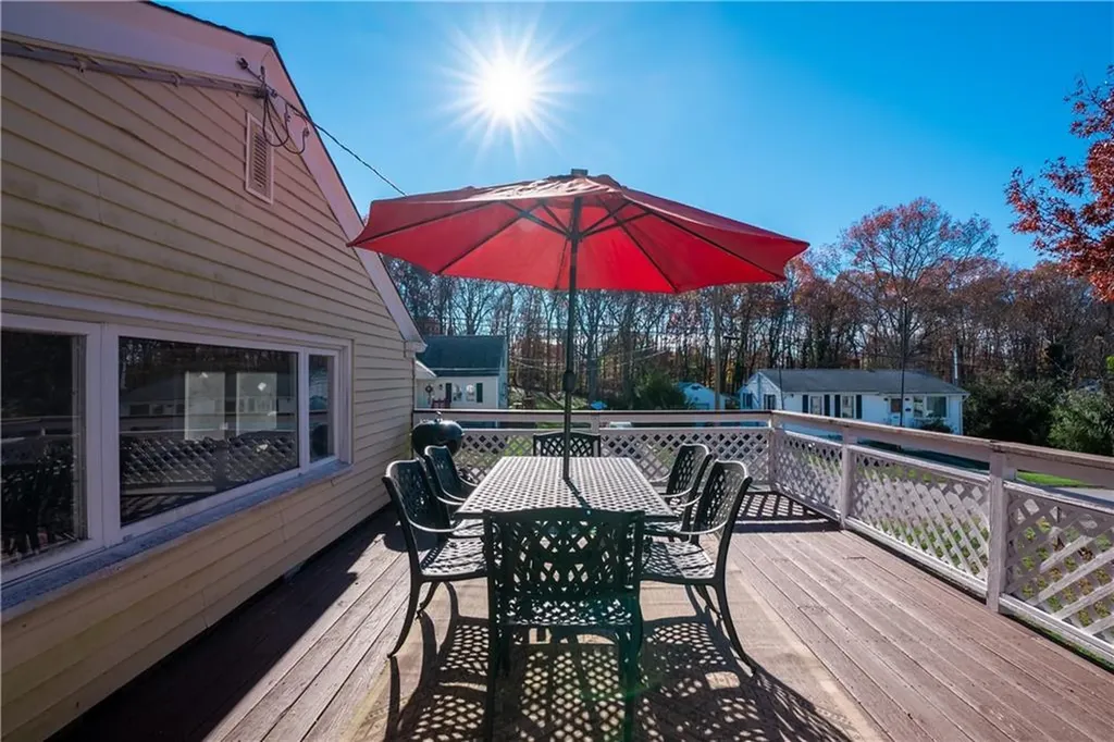 92 Pocasset Avenue Tiverton RI 02878