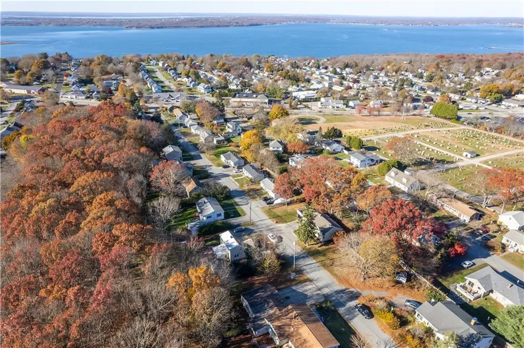 92 Pocasset Avenue Tiverton RI 02878