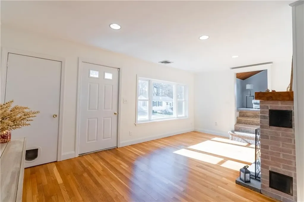 92 Pocasset Avenue Tiverton RI 02878