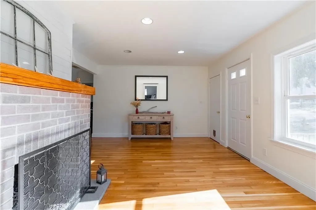 92 Pocasset Avenue Tiverton RI 02878