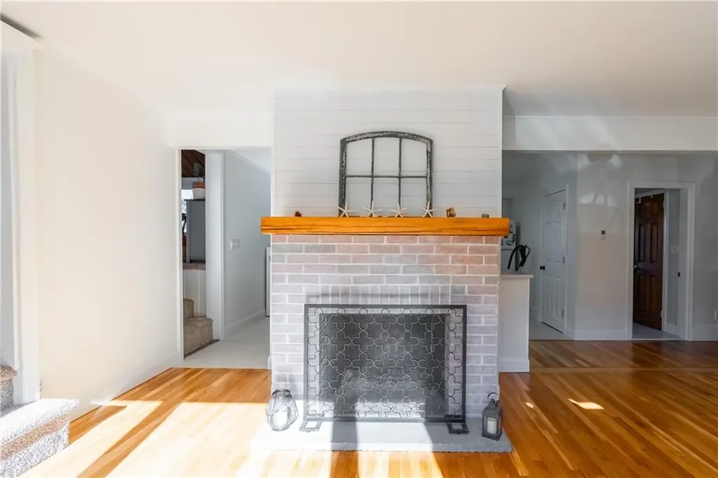 92 Pocasset Avenue Tiverton RI 02878