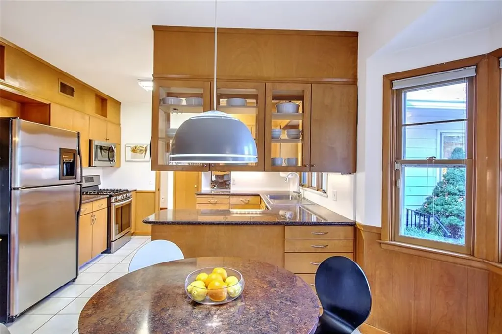 15 Bedford Road Pawtucket RI 02860