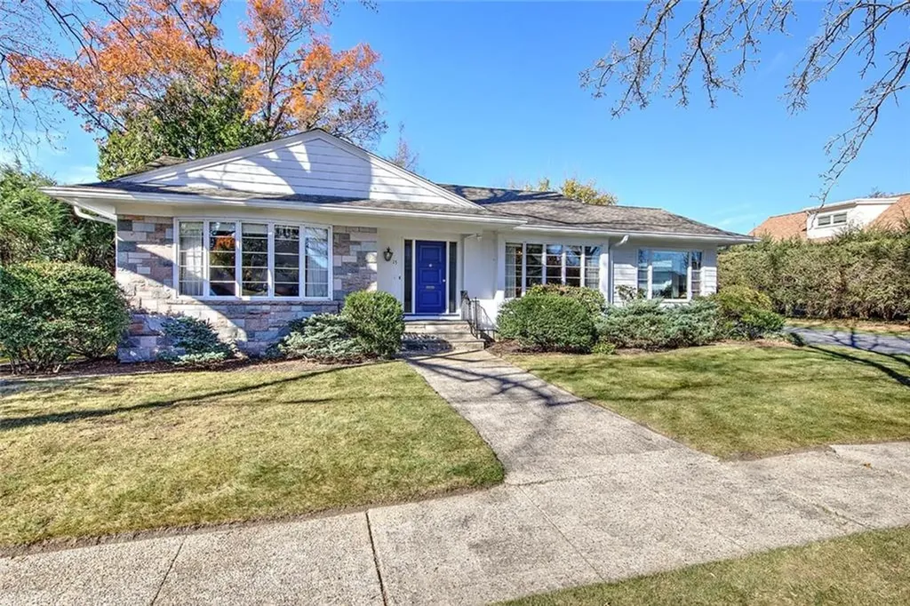 15 Bedford Road Pawtucket RI 02860
