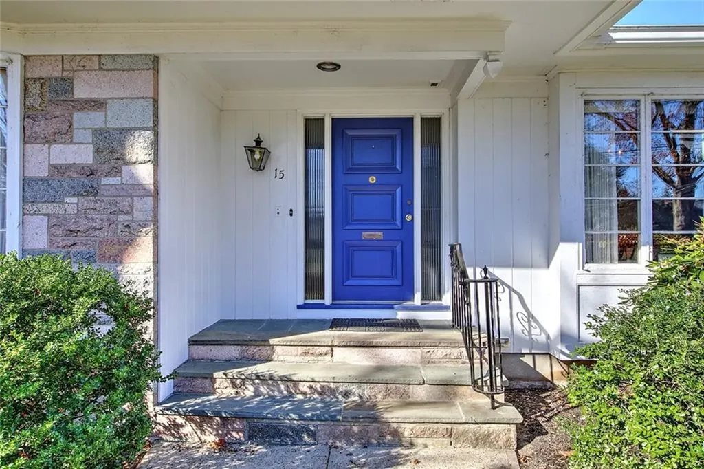 15 Bedford Road Pawtucket RI 02860